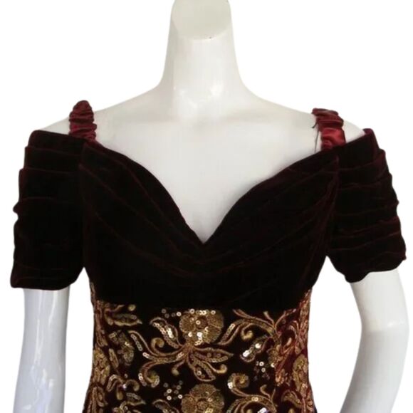 JESSICA MCCLINTOCK Evening Dress, S, Red Velvet, Golden Sequins, Off-shoulder - Picture 2 of 14